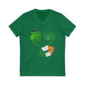 Urban SoulShine & co V-neck S / Kelly Lucky Kiss St. Patrick's Day V-Neck Tee